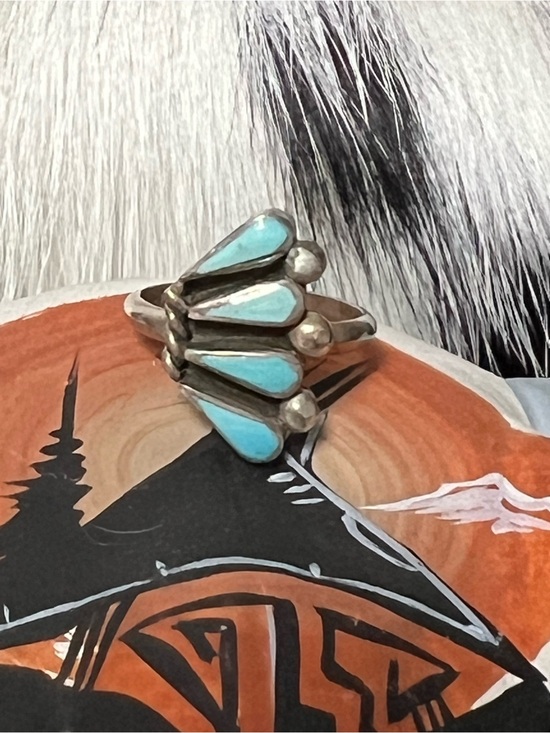 Zuni Jewelry - Vintage 1970’s Zuni needle point ring